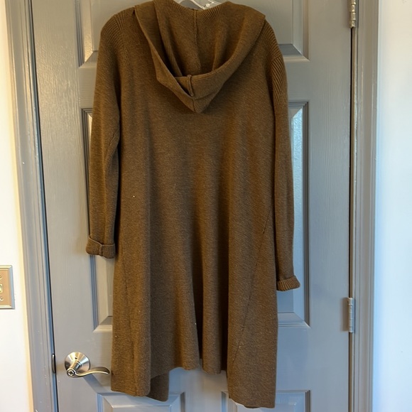 Beautiful Medium Eileen Wool Hooded Rust Sweater - Picture 5 of 7